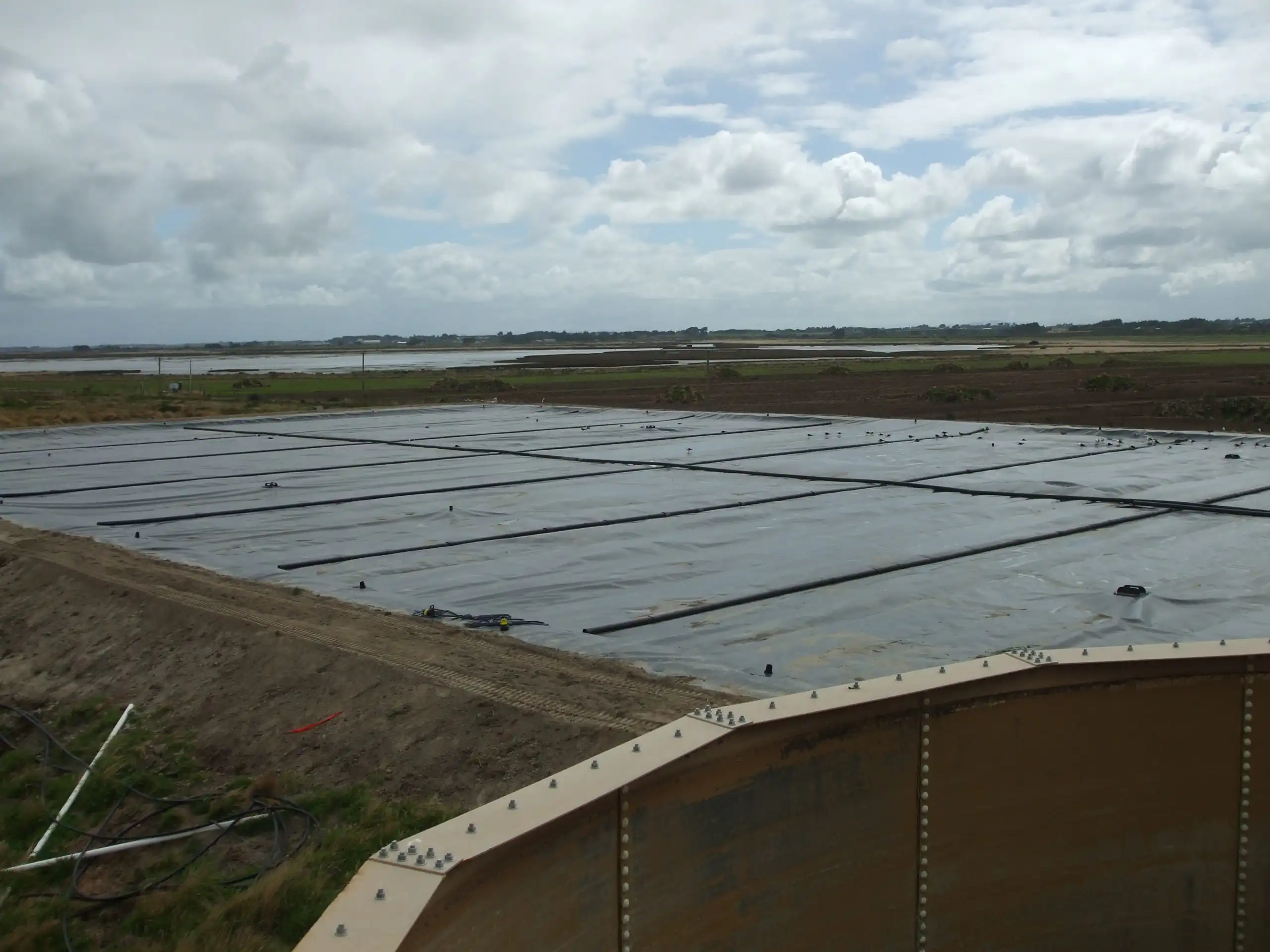 11,000m2 Cover in service Floating Cover